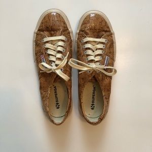 Cork tennis shoes